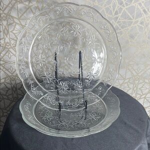 2 pieces Princess House Fantasia Poinsettia.